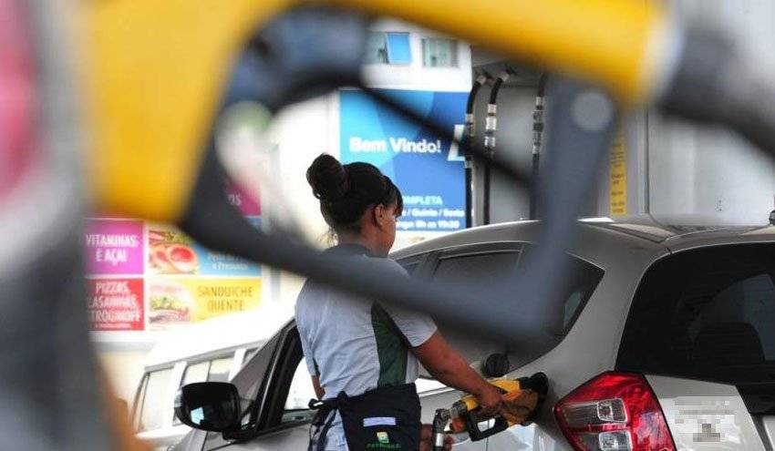 Preço da gasolina aumentou no Maranhão, segundo a ANP