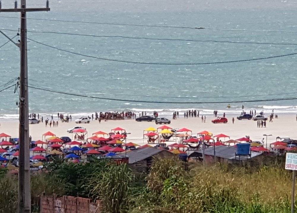 Irmãos adolescentes se afogam na Praia do Araçagy