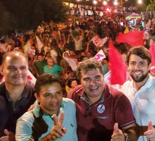 Multidão faz carreata em Buriti Bravo (MA) em apoio ao deputado Rogério Cafeteira