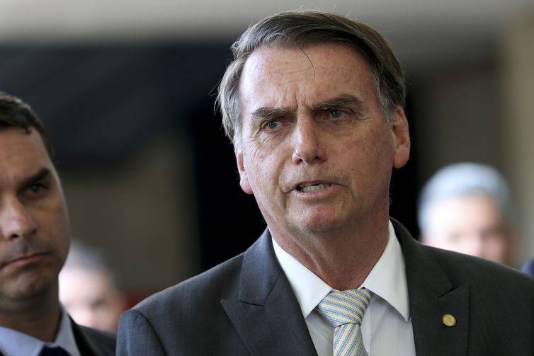 Bolsonaro diz que alíquota do Imposto de Renda poderá ser reduzida