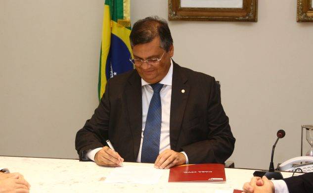 Flávio Dino oficializa retorno de Marcelo Tavares à Casa Civil