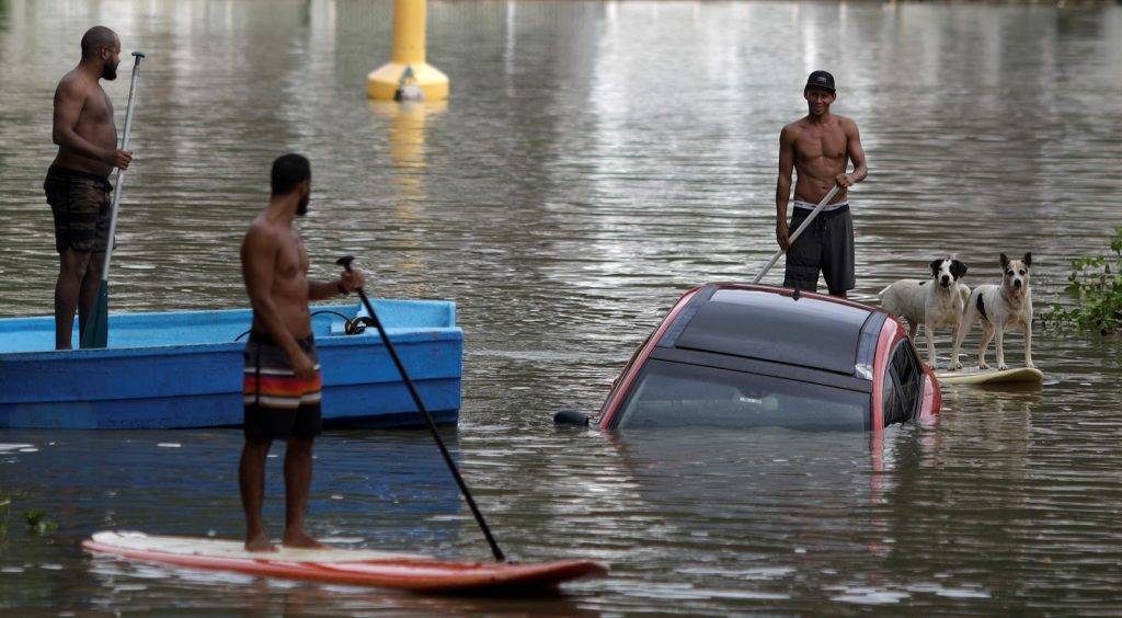 Tempestade deixa rastro de destruição no Rio; 6 morrem
