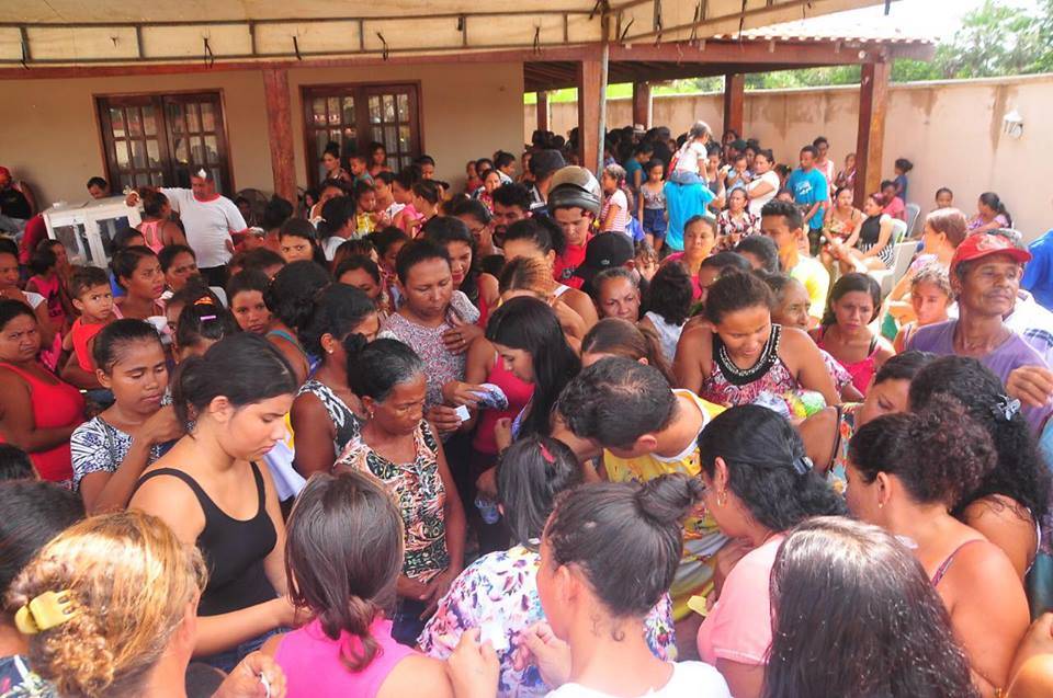 Vereador do interior do Maranhão faz doação de mil fardas escolares para famílias carentes