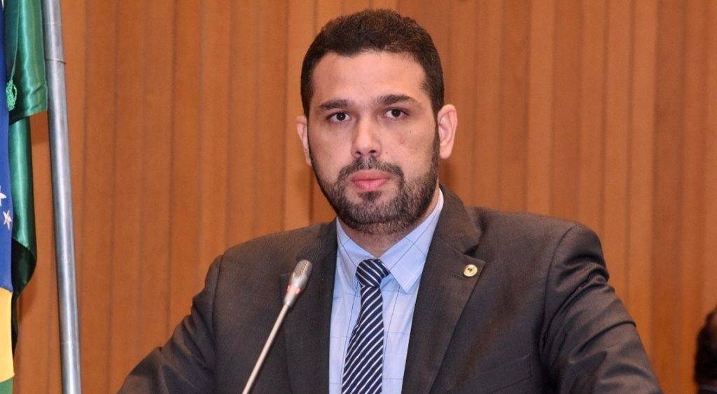 Deputado Fábio Macedo pede desculpas pelos fatos ocorridos em Teresina e admite problemas com alcoolismo
