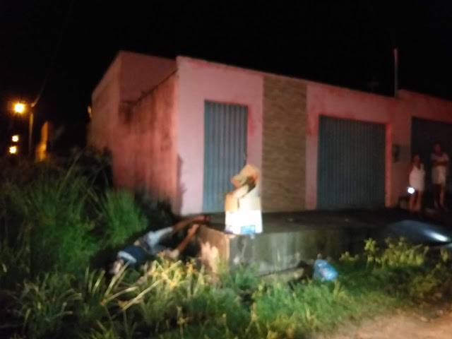 Homem é assassinado a tiros na porta de casa em Davinópolis