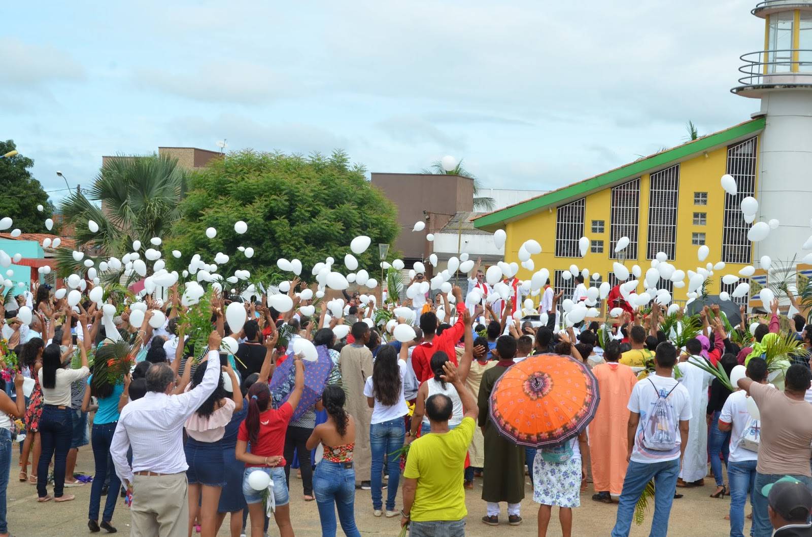 Católicos abrem Semana Santa pedindo paz em Buriticupu após três casos de pistolagem