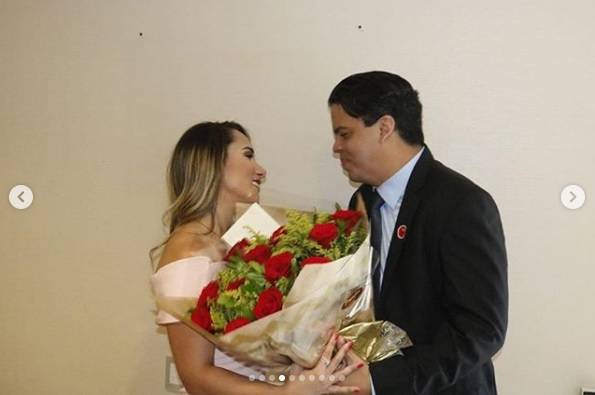 Prefeito Luciano e deputada Thaiza Hortegal anunciam separação após 9 anos de casamento