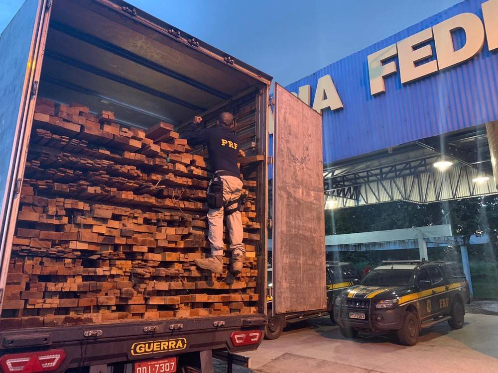 Em 10 dias, PRF apreende 120 m³ de madeira ilegal no Maranhão