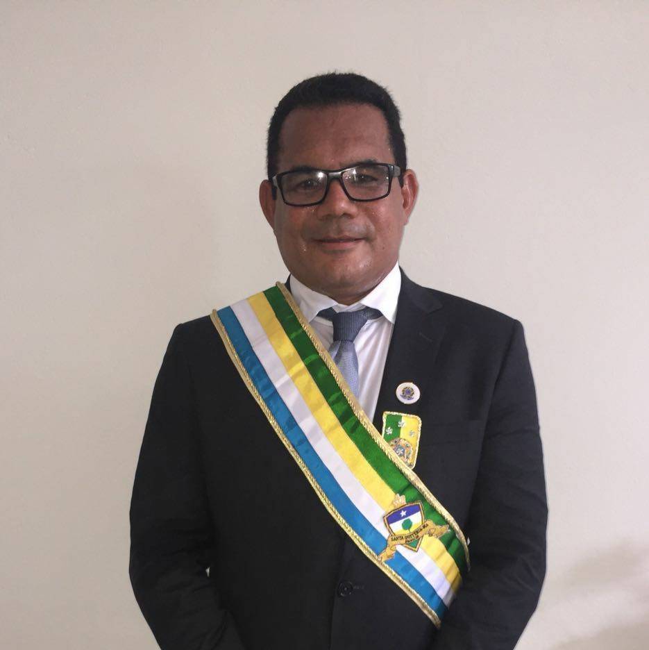 Protocolado na Câmara Municipal de Santa Quitéria pedido de impeachment do prefeito Alberto Rocha