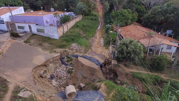 Cratera ameaça engolir casas em Barra do Corda no Maranhão