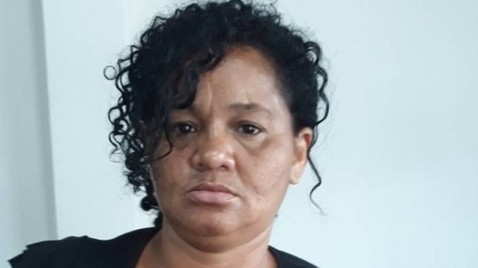 Após romper tornozeleira eletrônica, mulher é presa vendendo roupas roubadas em São Luís