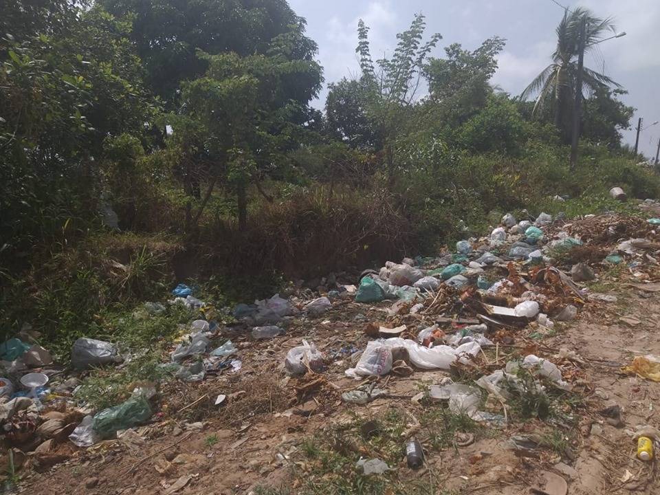 Lixão a céu aberto incomoda moradores em bairro de Raposa