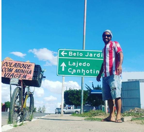 Torcedor vem de bicicleta do Recife até o Maranhão para assistir jogo no Estádio Castelão