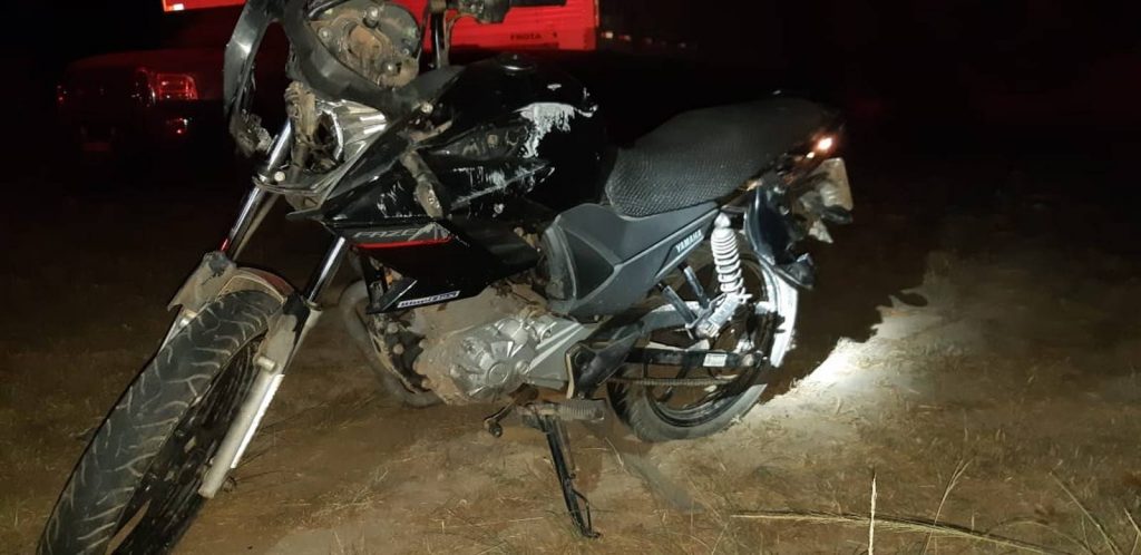 Motociclista morre atropelado após colidir na traseira de caminhão no MA
