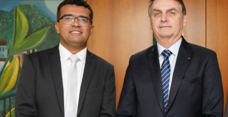 Jair Bolsonaro recebe o 'melhor prefeito' do Maranhão em Brasília