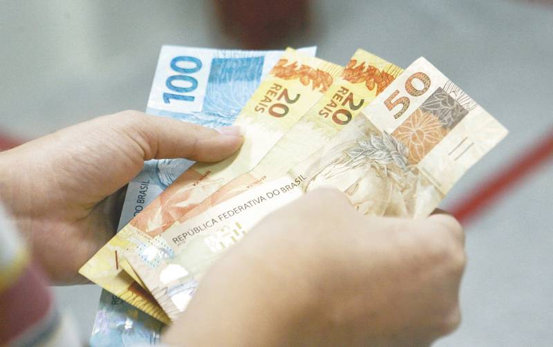 Congresso aprova reajuste do salário mínimo; valor chega a R$ 1.040