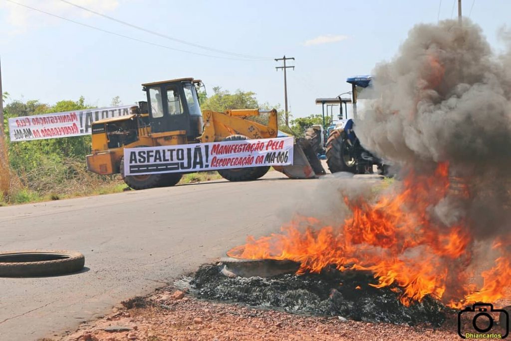 Manifestantes interditam a MA-006 e pede a SINFRA recuperação imediata