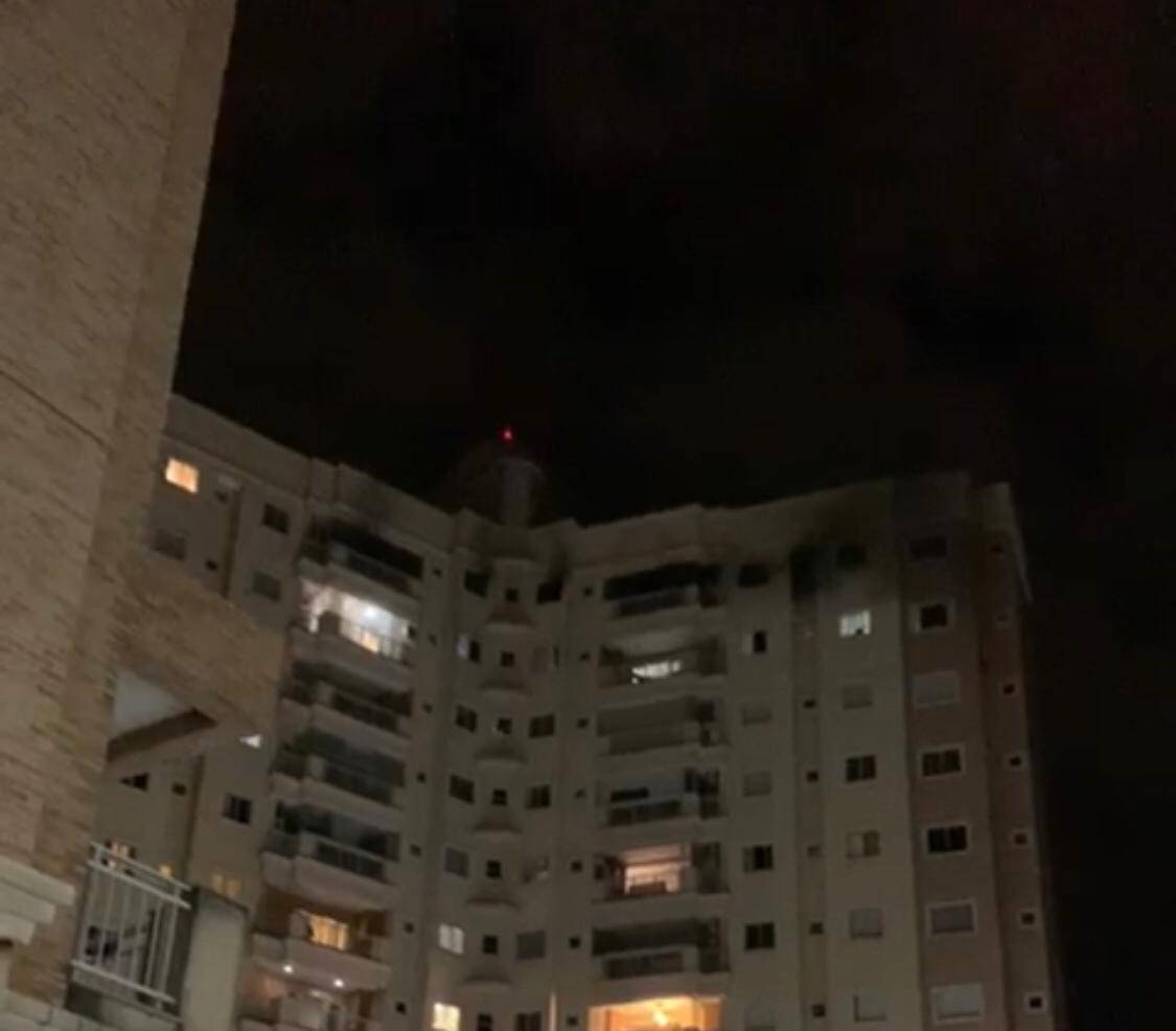Cadeira de massagem teria causado incêndio no 12º andar de prédio em São Luís