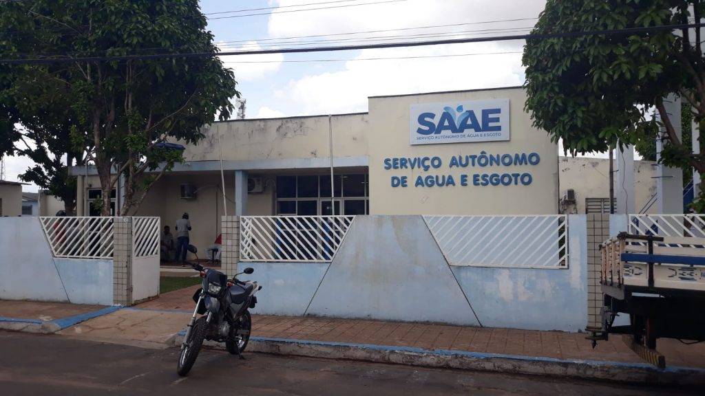 Morador que sofre com a falta de água recebe conta de R$ 600 reais do SAAE em Bacabal