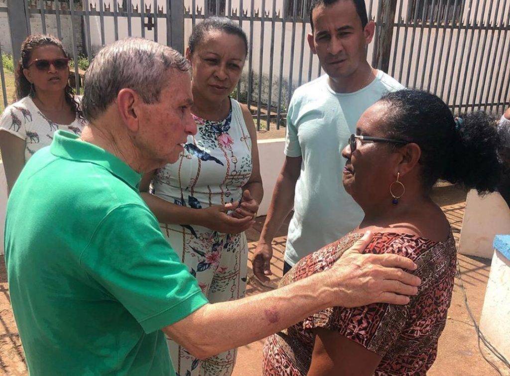 Solicitação de Chico Carvalho é atendida e bairros da zona rural vão receber recuperação asfáltica