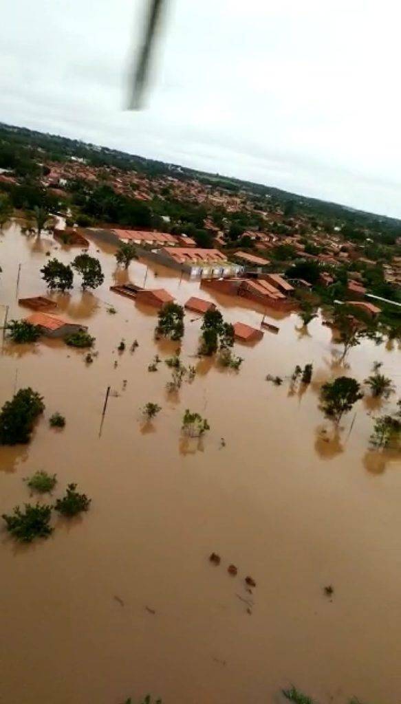 Cenário de guerra e destruição após chuvas em Imperatriz