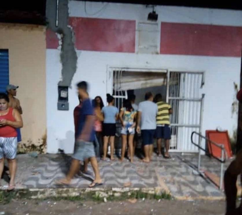 Bando explodem agência do Bradesco e incendeiam carro em Afonso Cunha (MA)