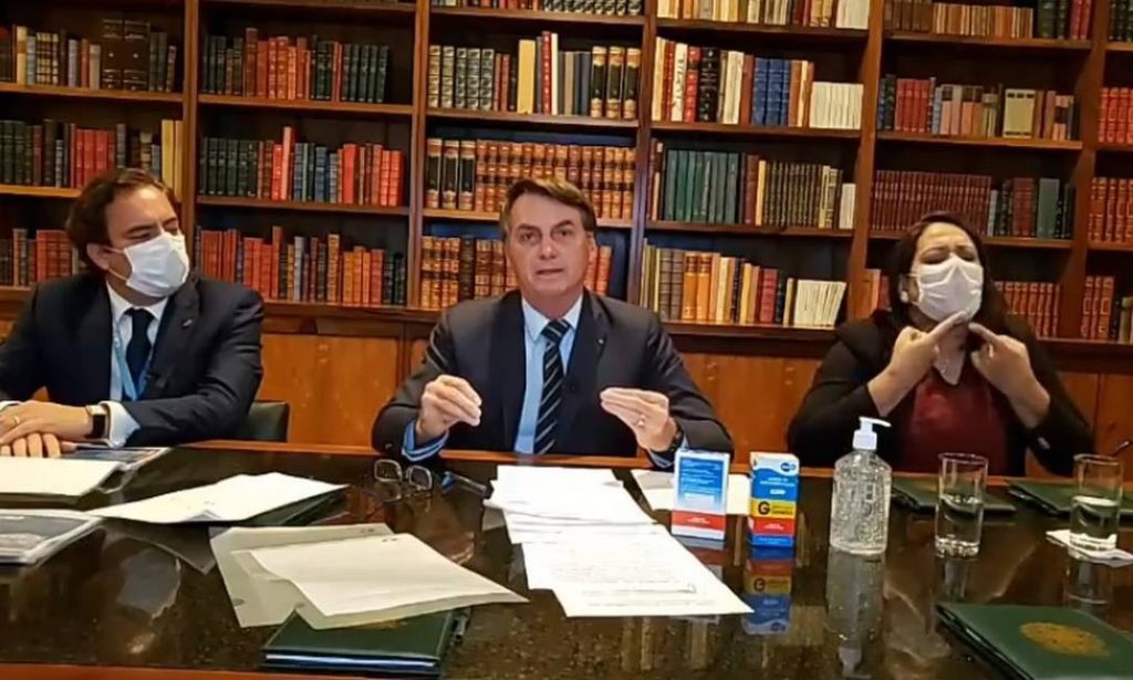 Trabalhadores informais receberão ajuda de R$ 600 durante crise do coronavírus, diz Bolsonaro