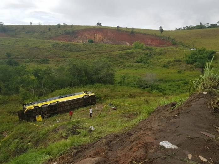 Acidente com ônibus da Itapemirim que saiu do Maranhão deixa mortos e feridos na Bahia