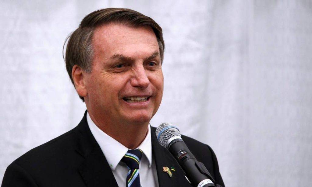 Bolsonaro diz em rede social que seu exame de coronavírus deu negativo