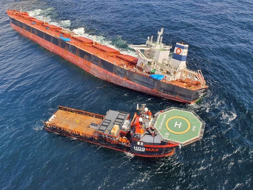 Termina retirada do óleo de navio encalhado na costa do Maranhão
