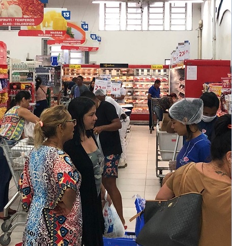 Aglomeração de pessoas nos Supermercados Mateus preocupa população em São Luís