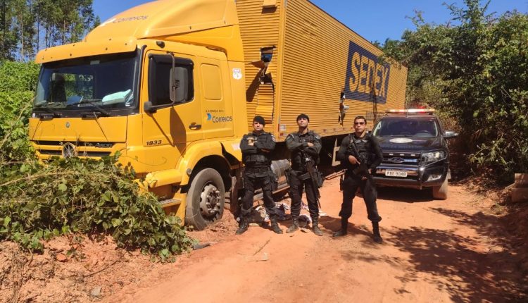 Polícia Militar recupera caminhão dos Correios e carga roubada em Imperatriz