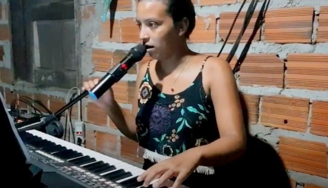 Cantora de 17 anos do Maranhão viraliza e conquista internautas com vozeirão
