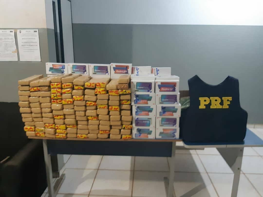 Passageiro de ônibus é preso pela PRF transportando 66 kg de maconha em Estreito