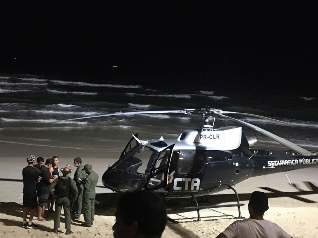 VÍDEO: Kitesurfistas são resgatados por helicóptero do CTA em São Luís