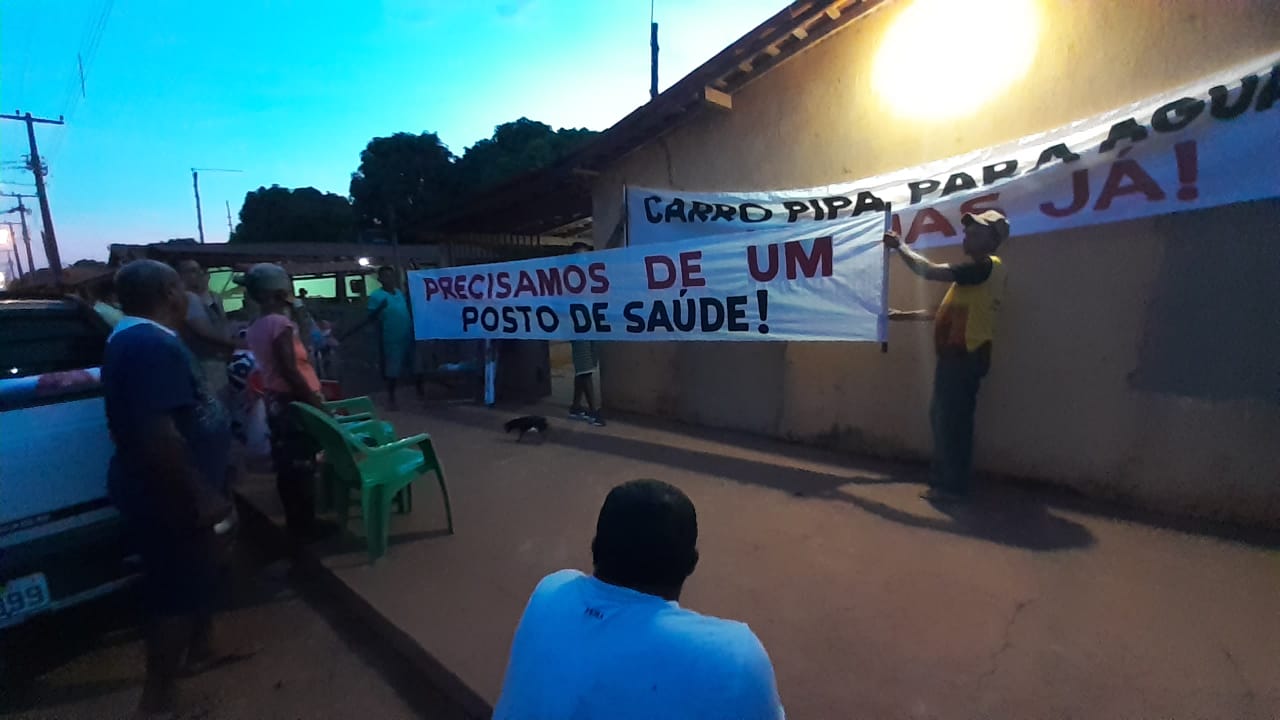 VÍDEO: Moradores da zona rural de Bom Jesus das Selvas realizam protesto