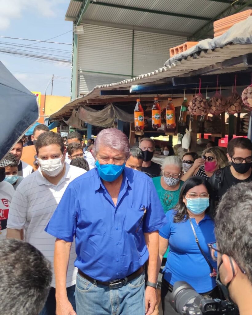 Ildon Marques arrasta multidão durante visita à Feirinha da Nova Imperatriz