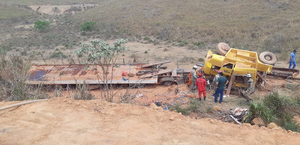 Motorista de caminhão morre em acidente na BR-222