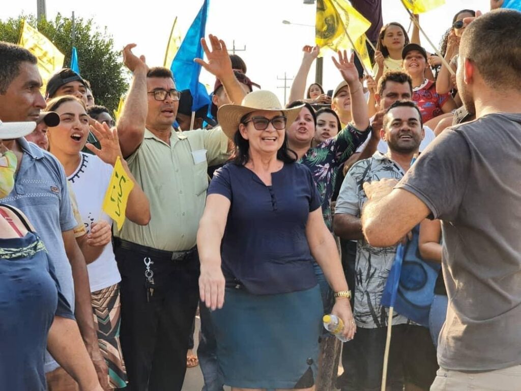 Luiza Coutinho realiza a maior carreata da história de Feira Nova