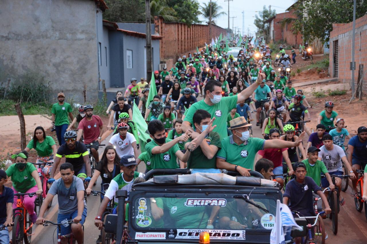 Cássio Batista arrasta multidões durante Moto Bike na cidade e caminhada na zona rural