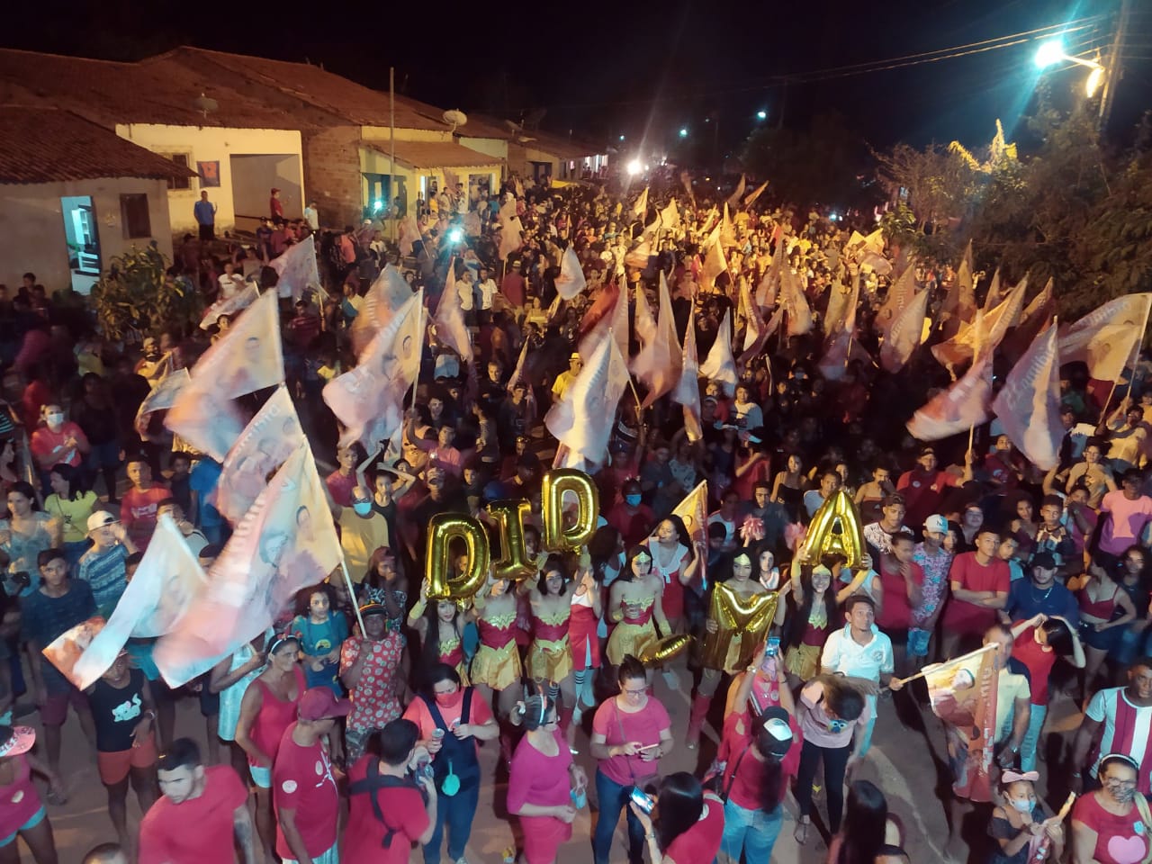 Dídima Coelho arrasta multidão em mais uma caminhada em Vitória do Mearim