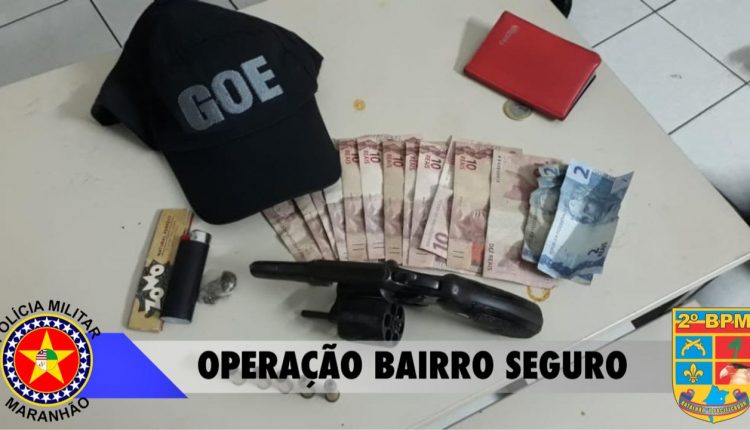 Dupla é presa com arma de fogo pela PM após efetuar disparos para o alto em Caxias