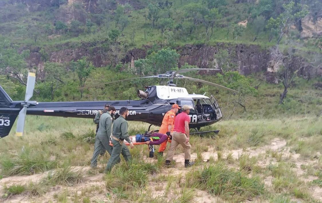 Turista é resgatado de helicóptero após sofrer fratura no Parque Nacional da Chapada das Mesas