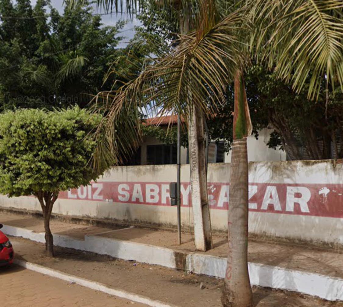 Professora é denunciada por receber salário sem dar aulas em Bom Jesus das Selvas