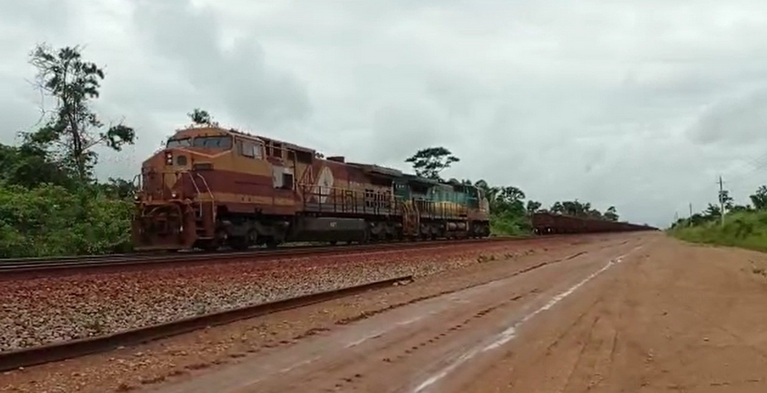 Locomotiva acima da velocidade bate em trem da Vale carregado de minério no MA