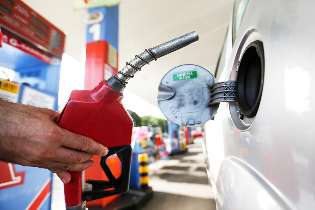 Petrobras anuncia 6º reajuste no ano, alta de 8,8% na gasolina e 5,5% no diesel