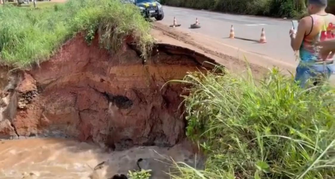 VÍDEO: BR-010 ameaça cortar a qualquer momento entre Açailândia e Imperatriz