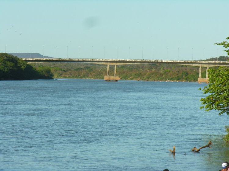 Jovem se joga de ponte que liga Floriano e Barão de Grajaú