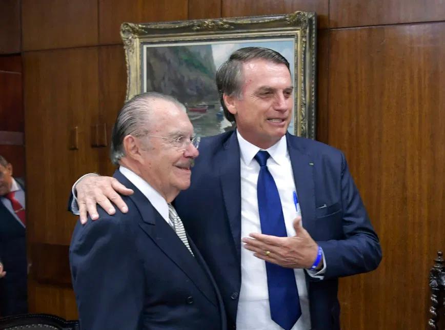 Com medo da CPI da Covid, Bolsonaro procura Sarney e tenta melhorar relação com o MDB