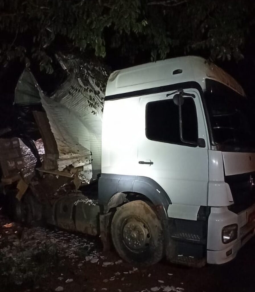 Colisão entre motocicleta e carreta termina em morte na BR-010 em Açailândia